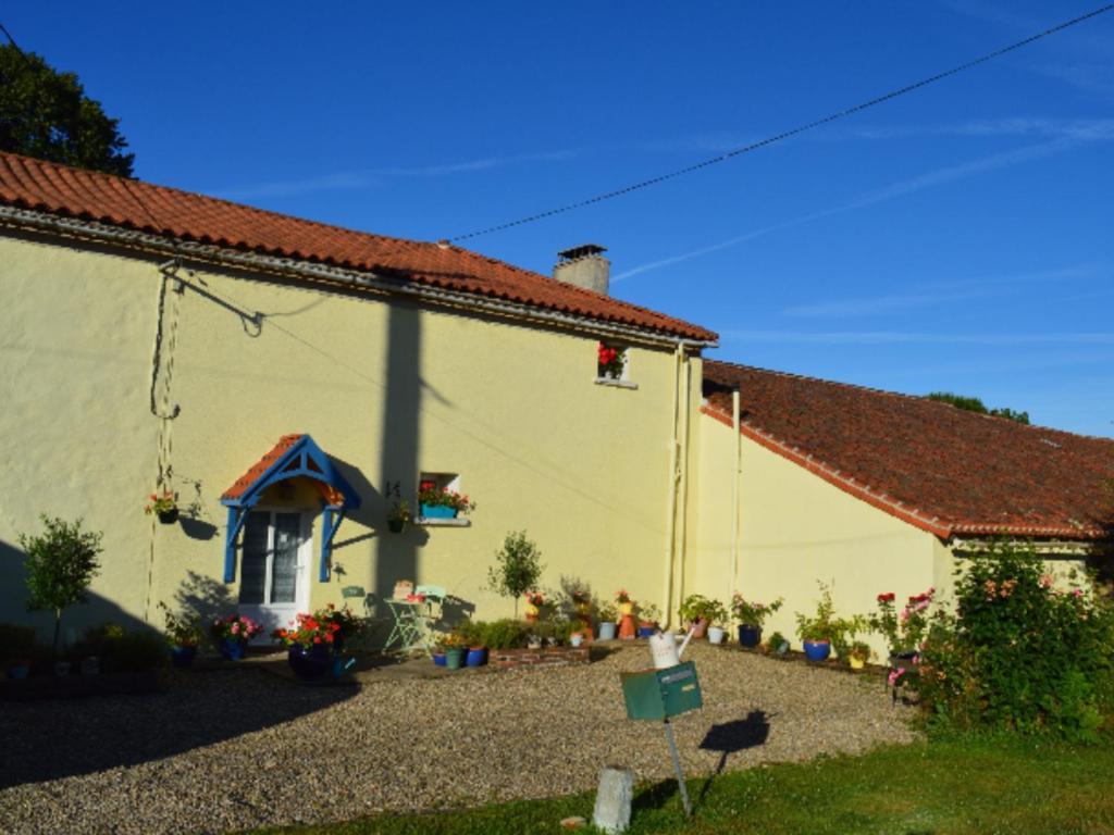 Homestay Arrabella Availles-Limouzine ภายนอก รูปภาพ